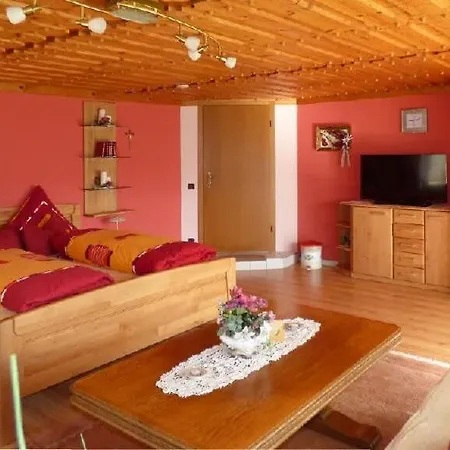 Simon Apartment *